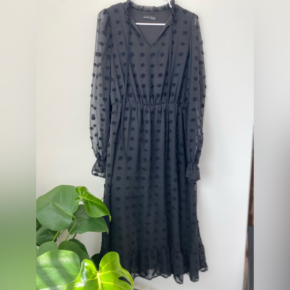 BLACK MAXI DRESS